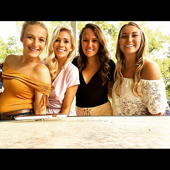 Meet your Posher, Hannah - Picture 1 of 1